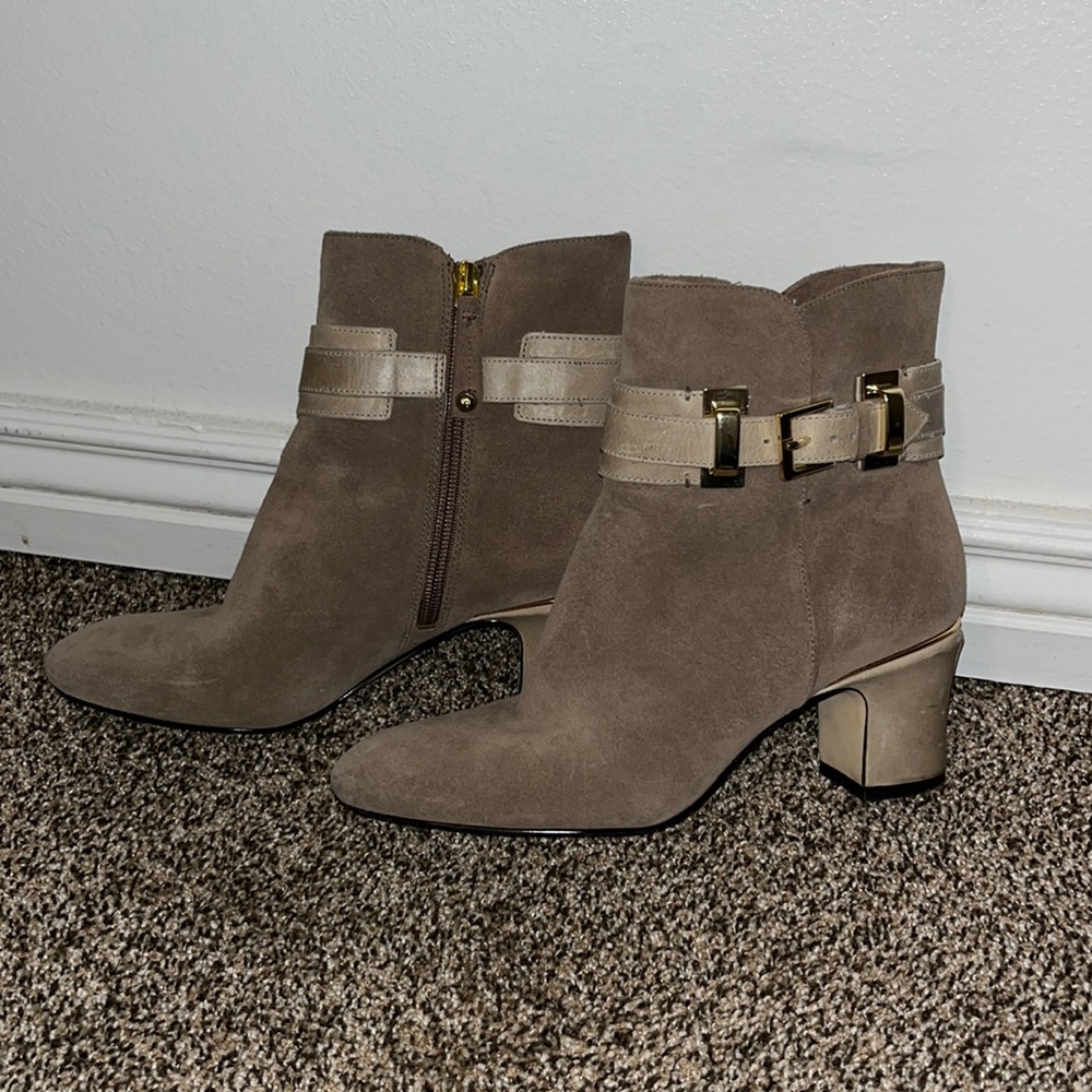 Suede heeled boot with gold detailing